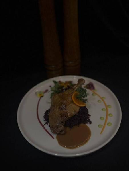 Pulpă de Rață cu Varză Roșie